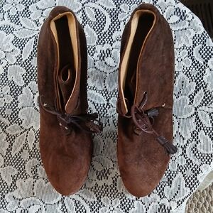 Womens  Brown Suede Lace-Up Shoes